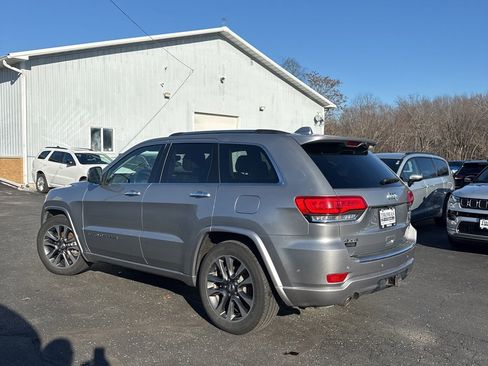 Used 2017 Jeep Grand Cherokee Overland w/ Jeep Active Safety Group image 5