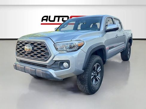 Used 2022 Toyota Tacoma TRD Off-Road w/ Technology Package AWD/4WD image 3