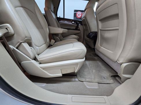 Used 2011 Buick Enclave CXL w/ LPO, Cargo Convenience Pkg FWD image 18
