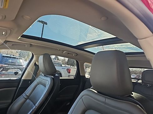 Used 2024 Lincoln Corsair Premiere w/ Equipment Group 101A image 10