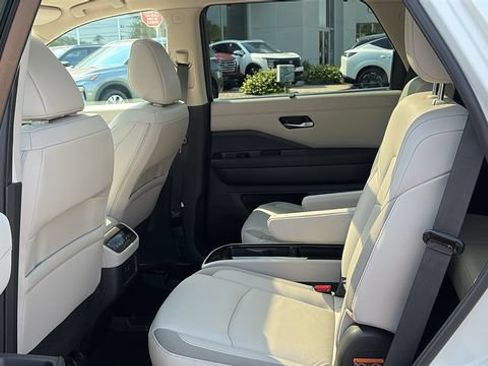 Certified 2023 Nissan Pathfinder SL w/ SL Premium Package AWD/4WD image 23