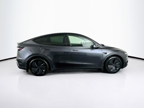 Used 2026 Tesla Model Y AWD image 10