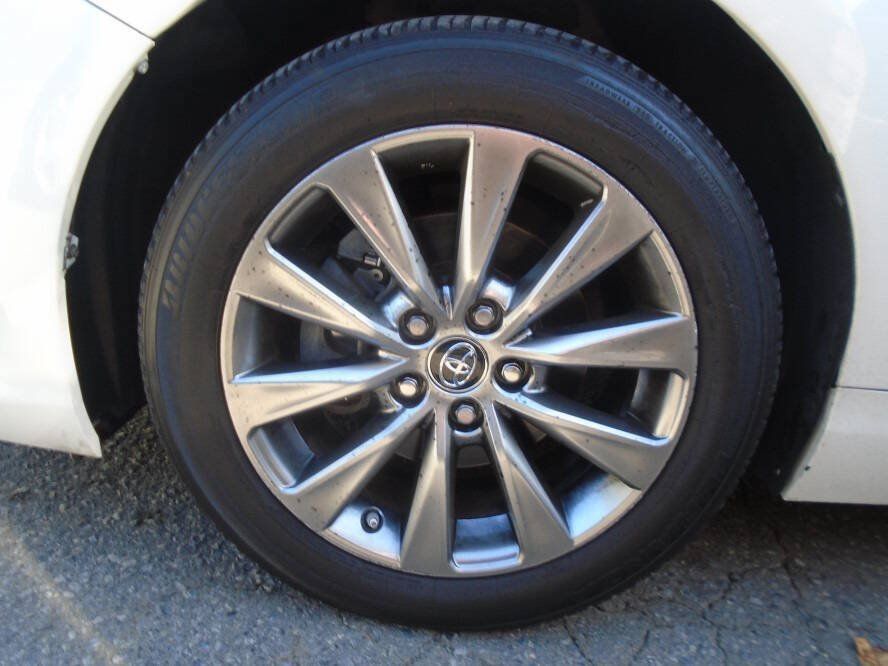 Used 2016 Toyota Camry XLE FWD image 25