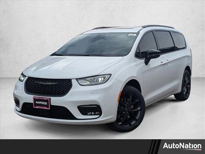 New 2026 Chrysler Pacifica Limited