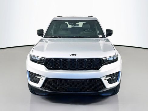 New 2025 Jeep Grand Cherokee Altitude AWD/4WD image 2