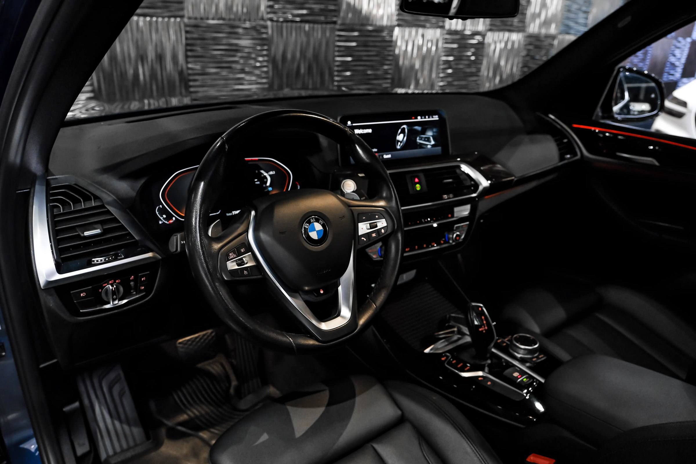 Used 2021 BMW X3 sDrive30i RWD image 2