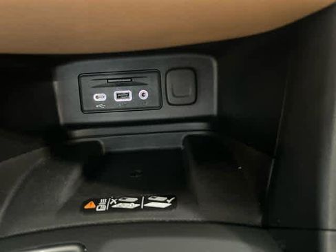 Used 2020 Chevrolet Equinox Premier image 28