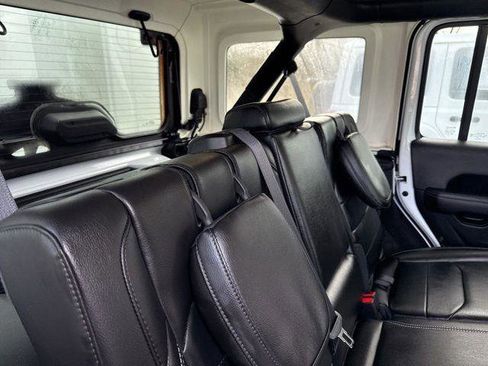 Used 2023 Jeep Wrangler Sahara w/ Cold Weather Group image 15