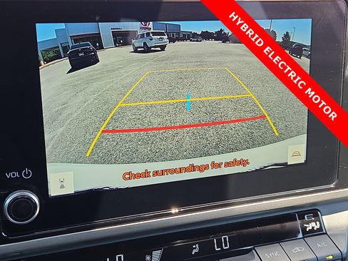 Used 2025 Toyota Camry SE FWD image 18