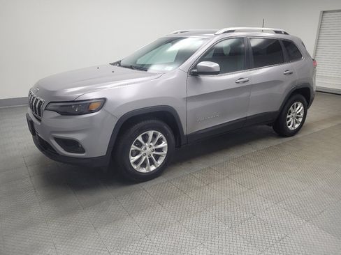 Used 2019 Jeep Cherokee Latitude w/ Popular Appearance Group AWD/4WD image 2