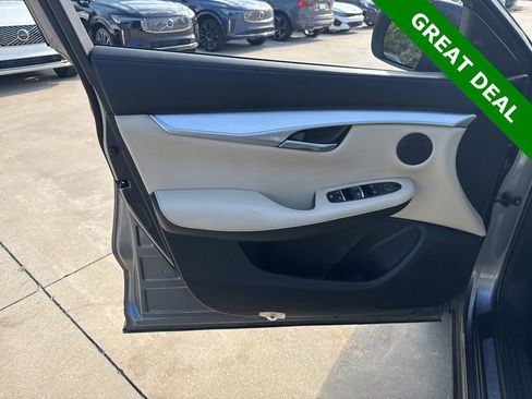 Used 2020 INFINITI QX50 Luxe w/ Navigation Package FWD image 19