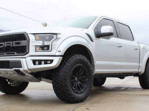 Used 2019 Ford F150 Raptor w/ Equipment Group 802A Luxury image 6