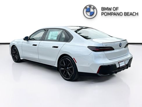 New 2025 BMW i7 xDrive60 image 5