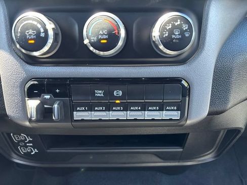 Used 2024 RAM 3500 SLT w/ Quick Order Package 2YG SLT AWD/4WD image 25