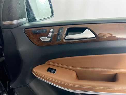 Used 2019 Mercedes-Benz GLS 550 4MATIC image 25