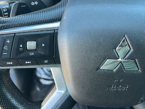 Used 2024 Mitsubishi Outlander SE AWD/4WD image 19
