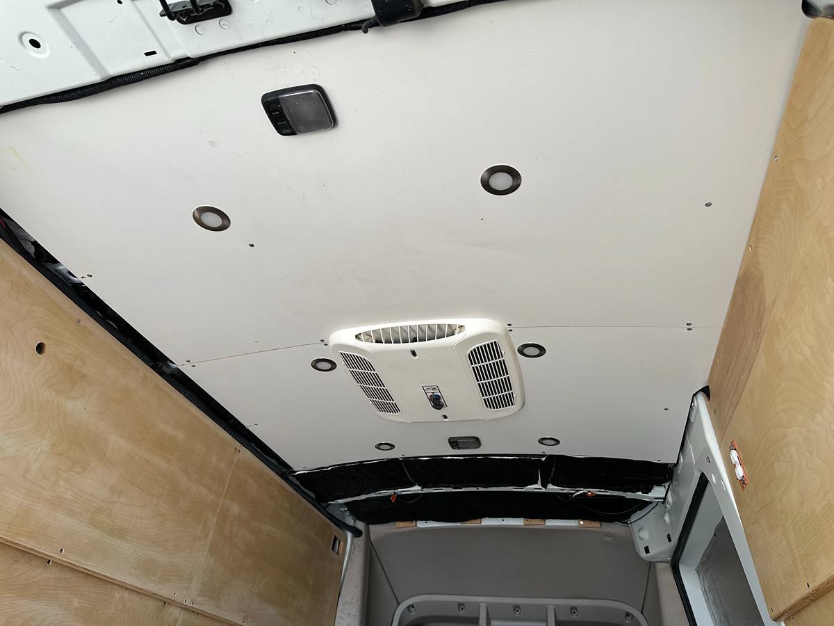 Used 2017 Nissan NV 2500 SV w/ Technology Package RWD image 10