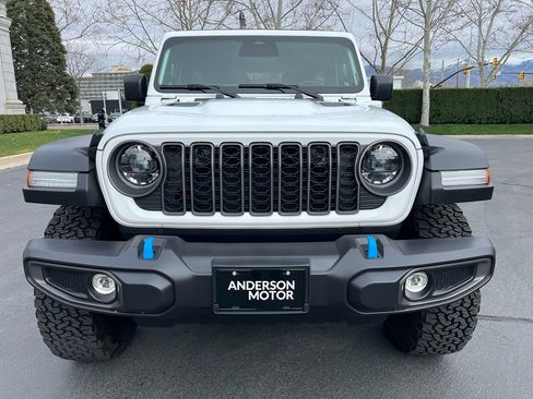 Used 2025 Jeep Wrangler Unlimited Rubicon 4xe w/ Convenience Group AWD/4WD image 4