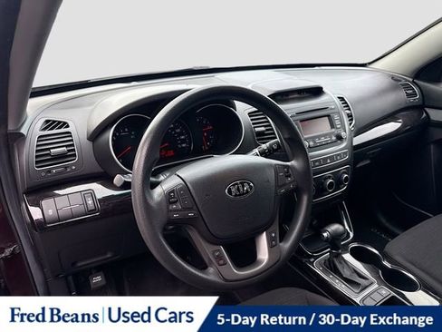 Used 2015 Kia Sorento LX image 10
