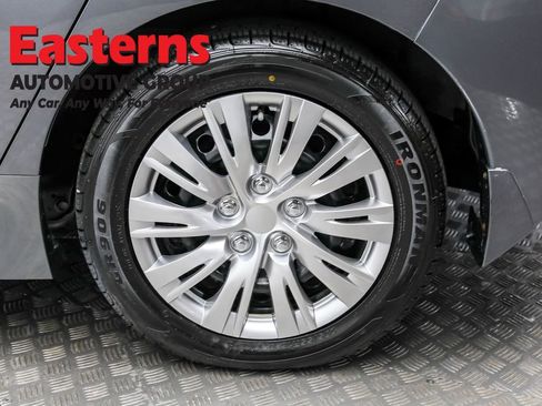 Used 2022 Nissan Leaf S image 8