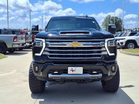 Used 2024 Chevrolet Silverado 2500 High Country w/ High Country Premium Package AWD/4WD image 4