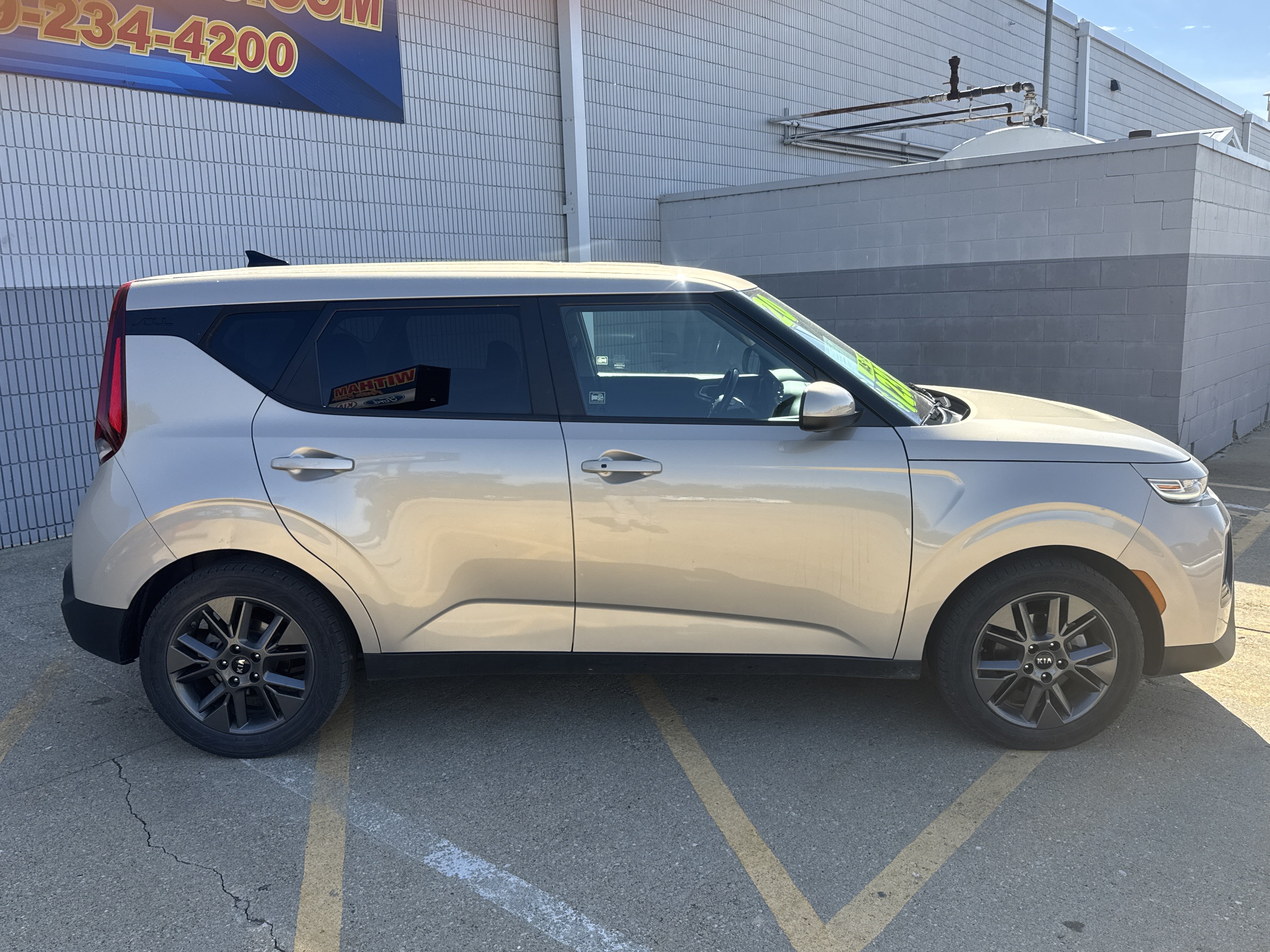 Used 2020 Kia Soul EX FWD image 3