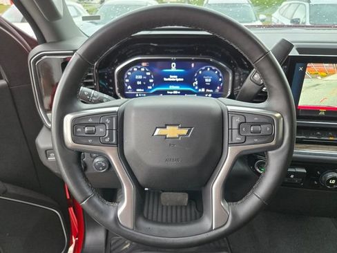 Used 2025 Chevrolet Silverado 1500 LT AWD/4WD image 28