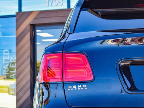 Used 2018 Bentley Bentayga W12 image 11