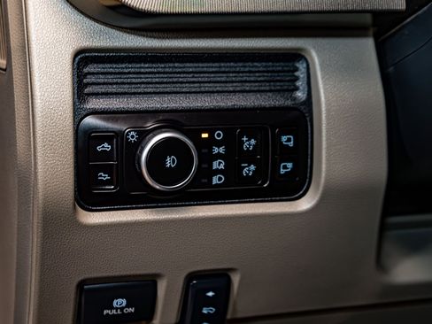 Used 2026 Ford F450 Platinum w/ Platinum Plus Package image 21