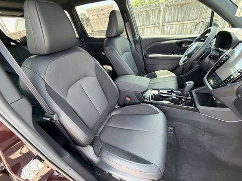 New 2026 Subaru Forester Touring AWD/4WD image 30