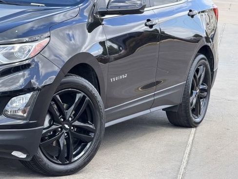 Used 2021 Chevrolet Equinox LT image 3