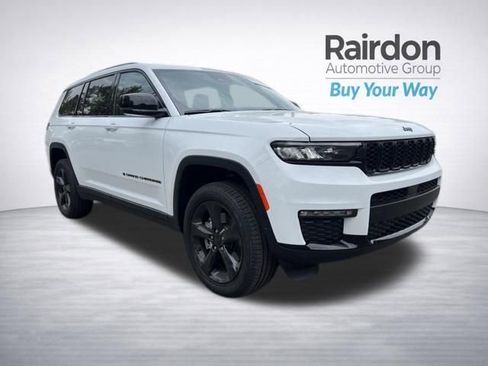 Used 2025 Jeep Grand Cherokee L Limited w/ Black Appearance Package AWD/4WD image 1