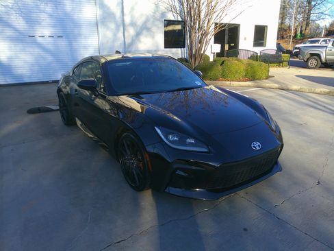 Used 2023 Toyota GR86 Premium image 2