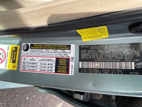 Used 2011 Toyota Camry XLE w/ SE/XLE Extra-Value Pkg image 21