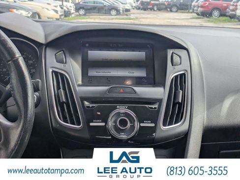 Used 2018 Ford Focus Titanium FWD image 16