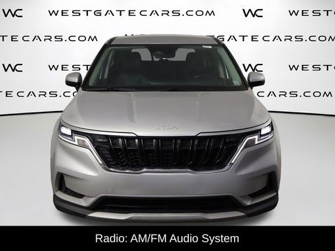 Used 2022 Kia Carnival LX FWD image 2