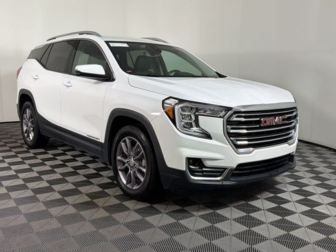 Used 2023 GMC Terrain SLT w/ Infotainment Package II AWD/4WD image 17