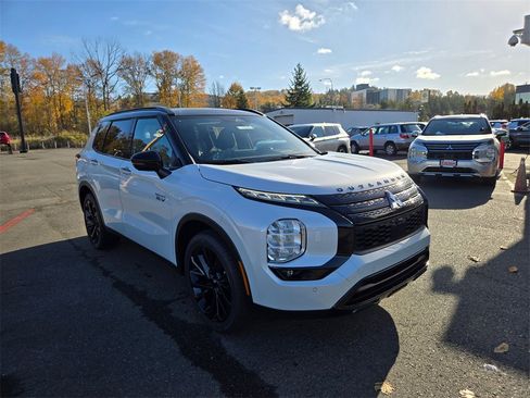 New 2025 Mitsubishi Outlander SEL Black Edition image 3