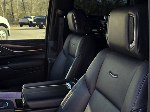 Used 2021 Cadillac Escalade Luxury image 20