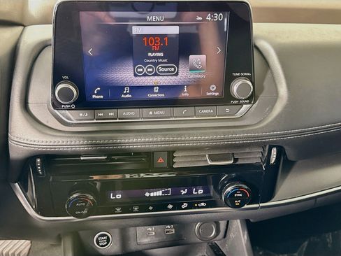 Used 2022 Nissan Rogue SV FWD image 18