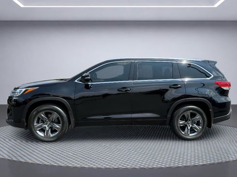 Used 2018 Toyota Highlander Limited Platinum AWD/4WD image 3
