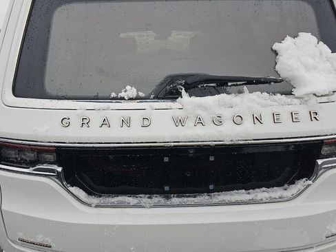 Used 2023 Jeep Grand Wagoneer L Series III w/ Rear Seat Video Group 1 image 5