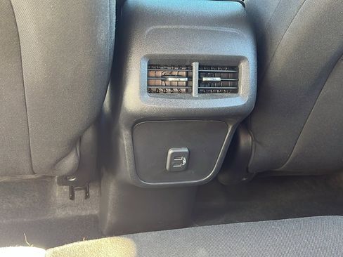 Used 2022 Chevrolet Equinox LT image 31