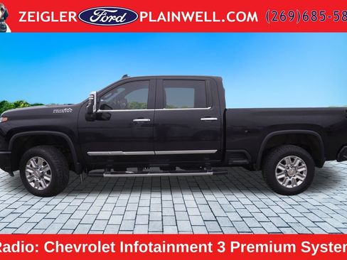 Used 2024 Chevrolet Silverado 2500 High Country AWD/4WD image 3