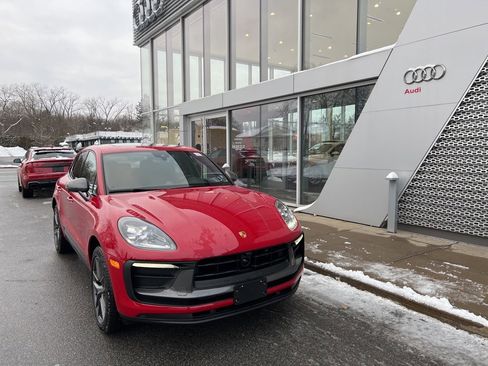 Used 2025 Porsche Macan Turbo image 2
