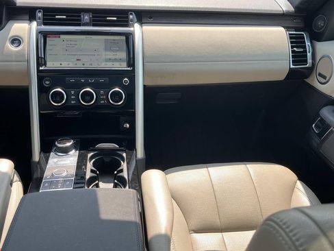 Used 2020 Land Rover Discovery HSE AWD/4WD image 14