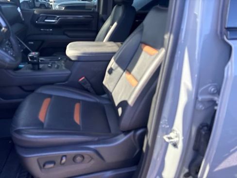 Used 2025 GMC Sierra 1500 AT4 w/ AT4 Premium Package AWD/4WD image 9
