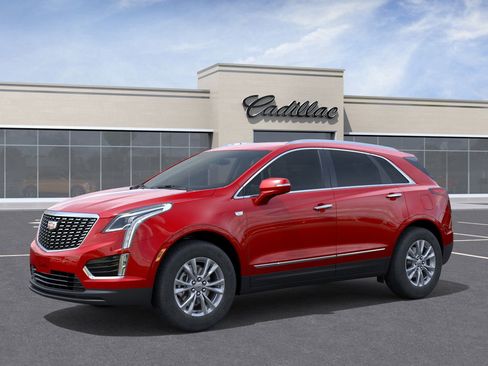 New 2026 Cadillac XT5 Luxury image 2