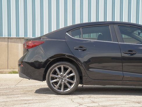 Used 2018 MAZDA MAZDA3 Touring FWD image 8