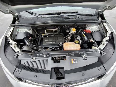 Used 2019 Chevrolet Trax LT w/ LT Convenience Package image 17